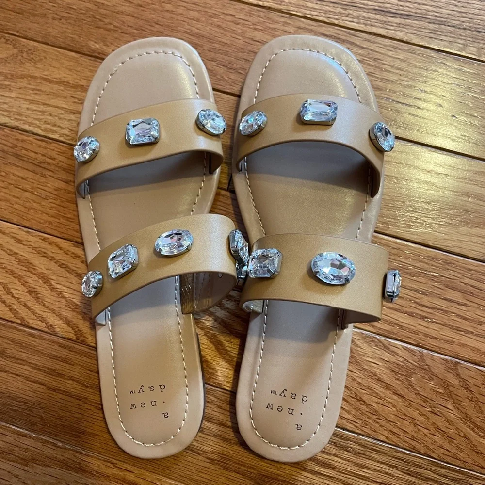 Universal Thread/A New Day Bundle of 3 Sandals - Picture 5 of 8